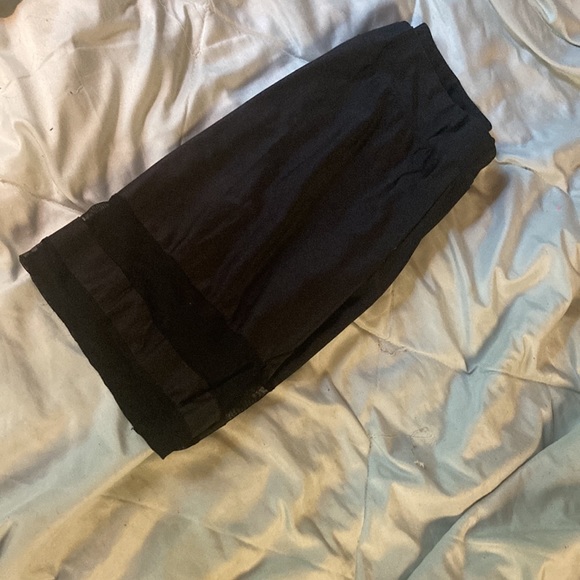 Black leggings with mesh stripes - Picture 2 of 2